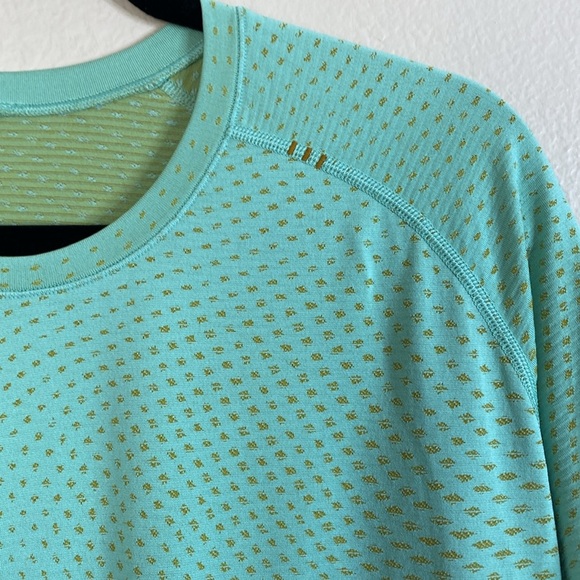 Lululemon men’s metal vent tech shirt Sz XL light green EUC - Picture 2 of 5